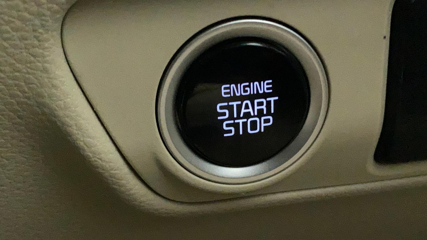 2022 KIA CARENS LUXURY PLUS 1.4 PETROL 6 STR, Petrol, Manual, 12,032 km, Keyless Start/ Stop Button