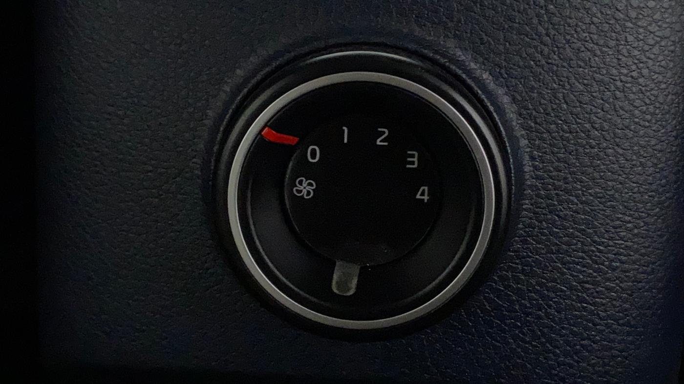 2022 KIA CARENS LUXURY PLUS 1.4 PETROL 6 STR, Petrol, Manual, 12,032 km, Rear AC Temperature Control