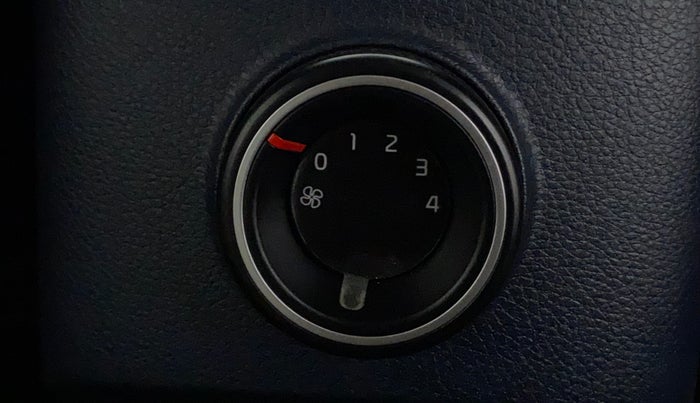 2022 KIA CARENS LUXURY PLUS 1.4 PETROL 6 STR, Petrol, Manual, 12,032 km, Rear AC Temperature Control