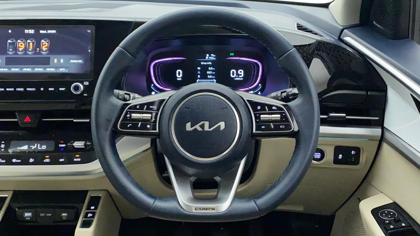 2022 KIA CARENS LUXURY PLUS 1.4 PETROL 6 STR, Petrol, Manual, 12,032 km, Steering Wheel Close Up