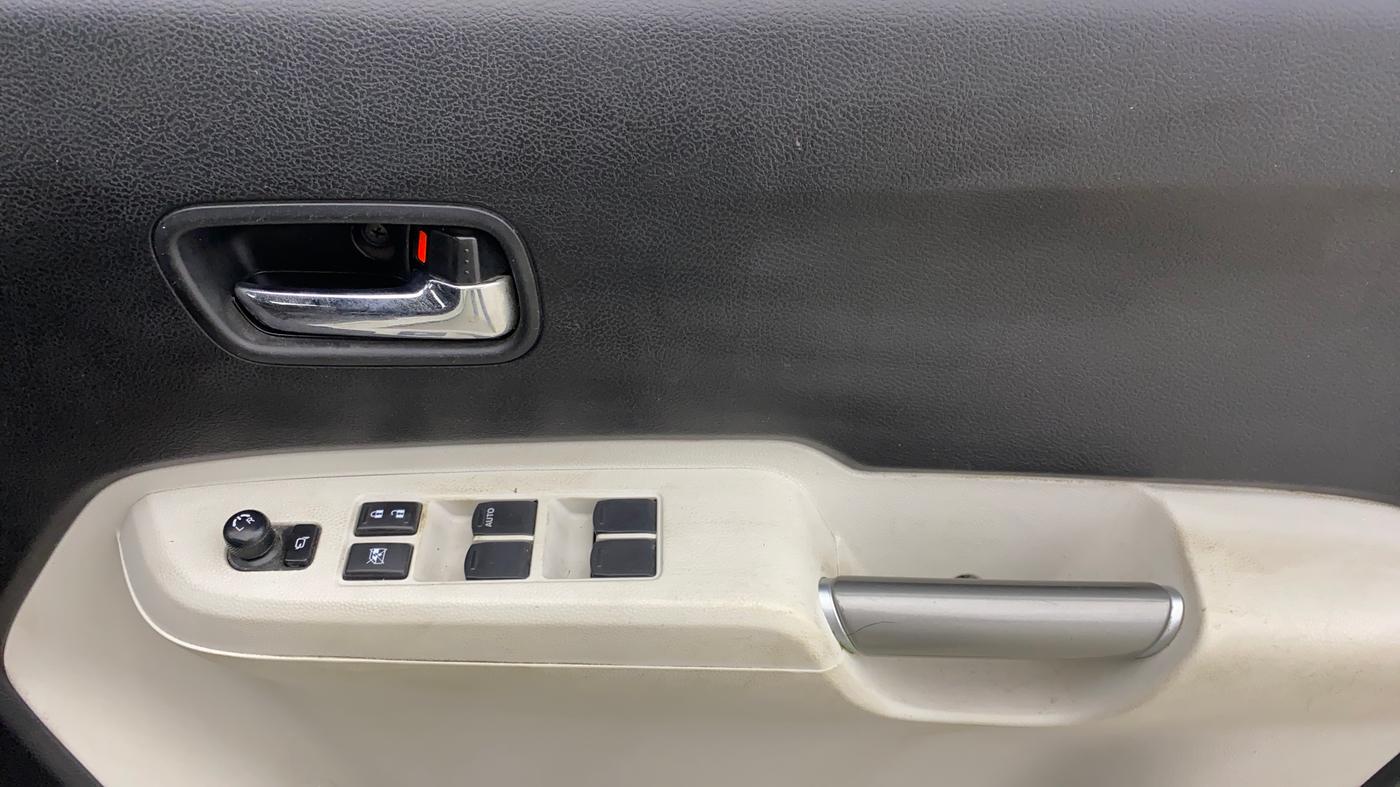 2020 Maruti IGNIS ZETA 1.2 AMT, Petrol, Automatic, 85,625 km, Driver Side Door Panels Control