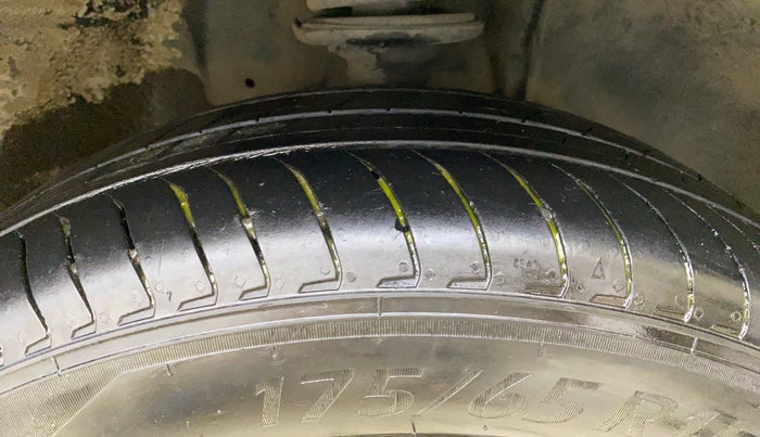 2020 Maruti IGNIS ZETA 1.2 AMT, Petrol, Automatic, 85,625 km, Right Front Tyre Tread