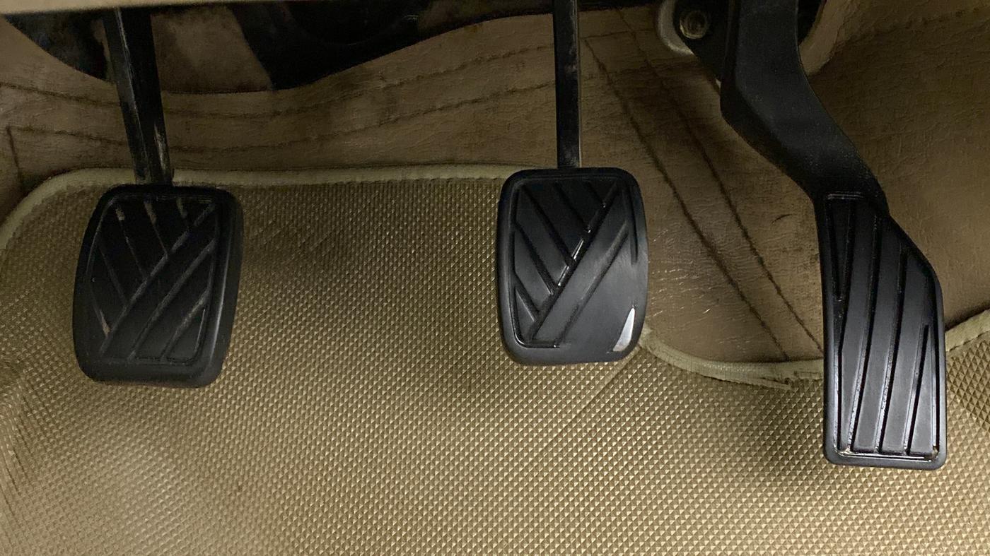 2014 Maruti Swift Dzire VXI, Petrol, Manual, 83,127 km, Pedals