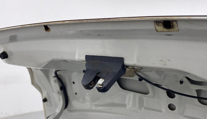 2014 Maruti Swift Dzire VXI, Petrol, Manual, 83,127 km, Dicky (Boot door) - Slightly rusted