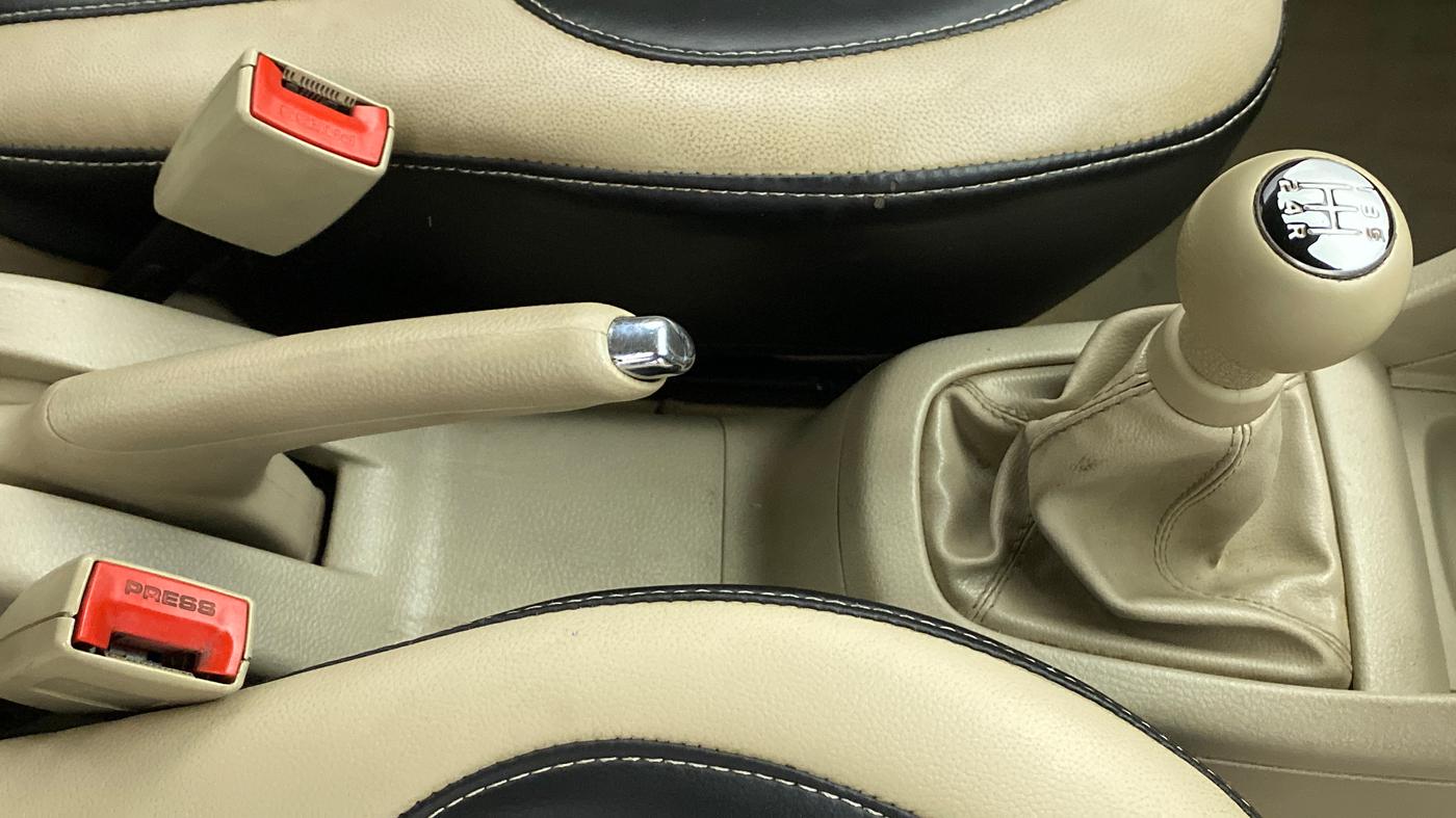 2014 Maruti Swift Dzire VXI, Petrol, Manual, 83,127 km, Gear Lever
