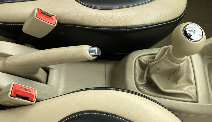 2014 Maruti Swift Dzire VXI, Petrol, Manual, 83,127 km, Gear Lever
