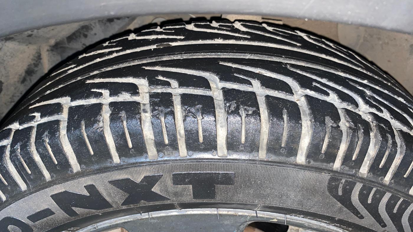 2016 Maruti S Cross ZETA 1.3, Diesel, Manual, 54,024 km, Left Front Tyre Tread