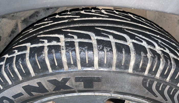 2016 Maruti S Cross ZETA 1.3, Diesel, Manual, 53,294 km, Left Front Tyre Tread