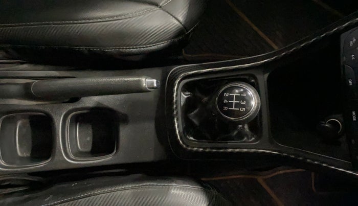 2016 Maruti S Cross ZETA 1.3, Diesel, Manual, 53,294 km, Gear Lever