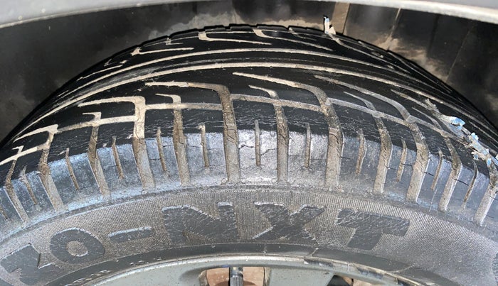 2016 Maruti S Cross ZETA 1.3, Diesel, Manual, 53,294 km, Left Rear Tyre Tread