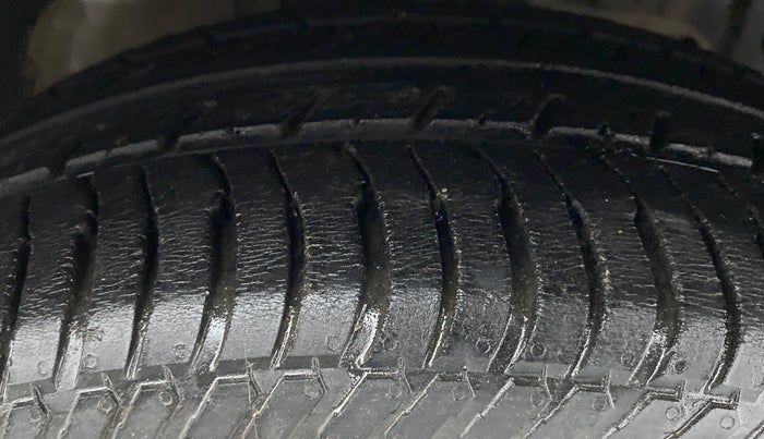 2017 Ford Ecosport 1.5TITANIUM TDCI, Diesel, Manual, 66,982 km, Right Front Tyre Tread