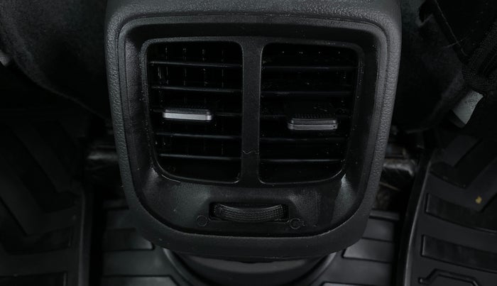 2020 Hyundai GRAND I10 NIOS MAGNA 1.2 AT, Petrol, Automatic, 18,342 km, Rear AC Vents