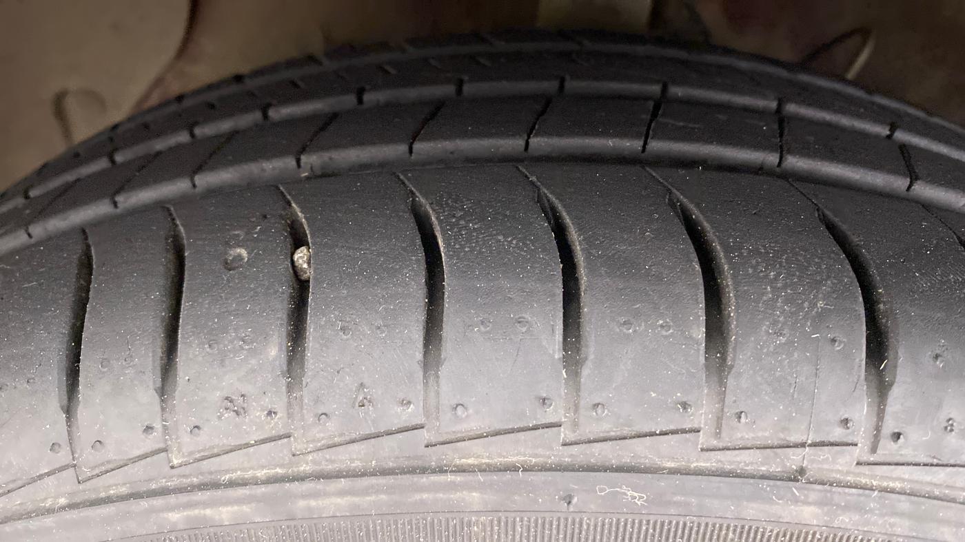 2020 Hyundai GRAND I10 NIOS MAGNA 1.2 AT, Petrol, Automatic, 18,342 km, Left Front Tyre Tread