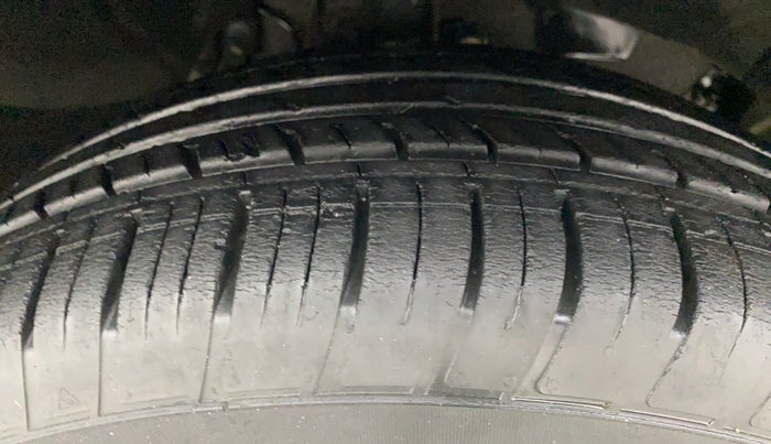 2019 Renault Duster 85 PS RXS MT DIESEL, Diesel, Manual, 40,320 km, Right Front Tyre Tread