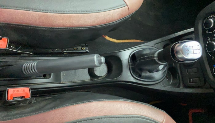 2019 Renault Duster 85 PS RXS MT DIESEL, Diesel, Manual, 40,320 km, Gear Lever