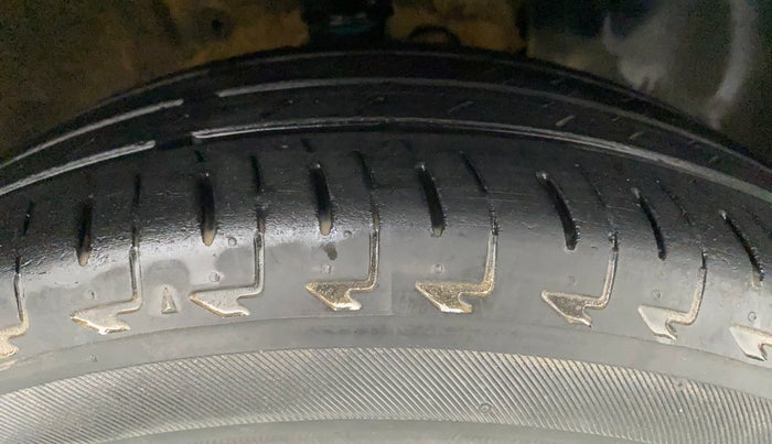 2017 Maruti IGNIS ZETA 1.2 AMT, Petrol, Automatic, 59,293 km, Right Front Tyre Tread