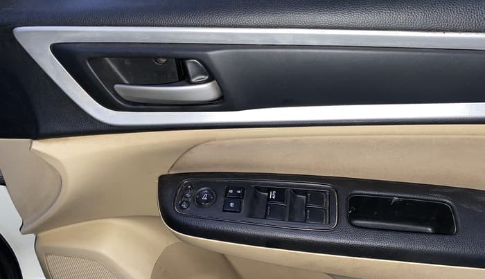 2022 Honda Amaze 1.2L I-VTEC VX CVT, Petrol, Automatic, 53,189 km, Driver Side Door Panels Control