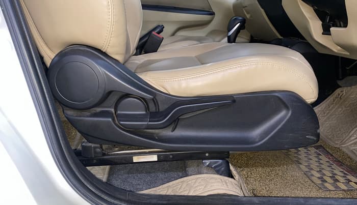 2022 Honda Amaze 1.2L I-VTEC VX CVT, Petrol, Automatic, 53,189 km, Driver Side Adjustment Panel