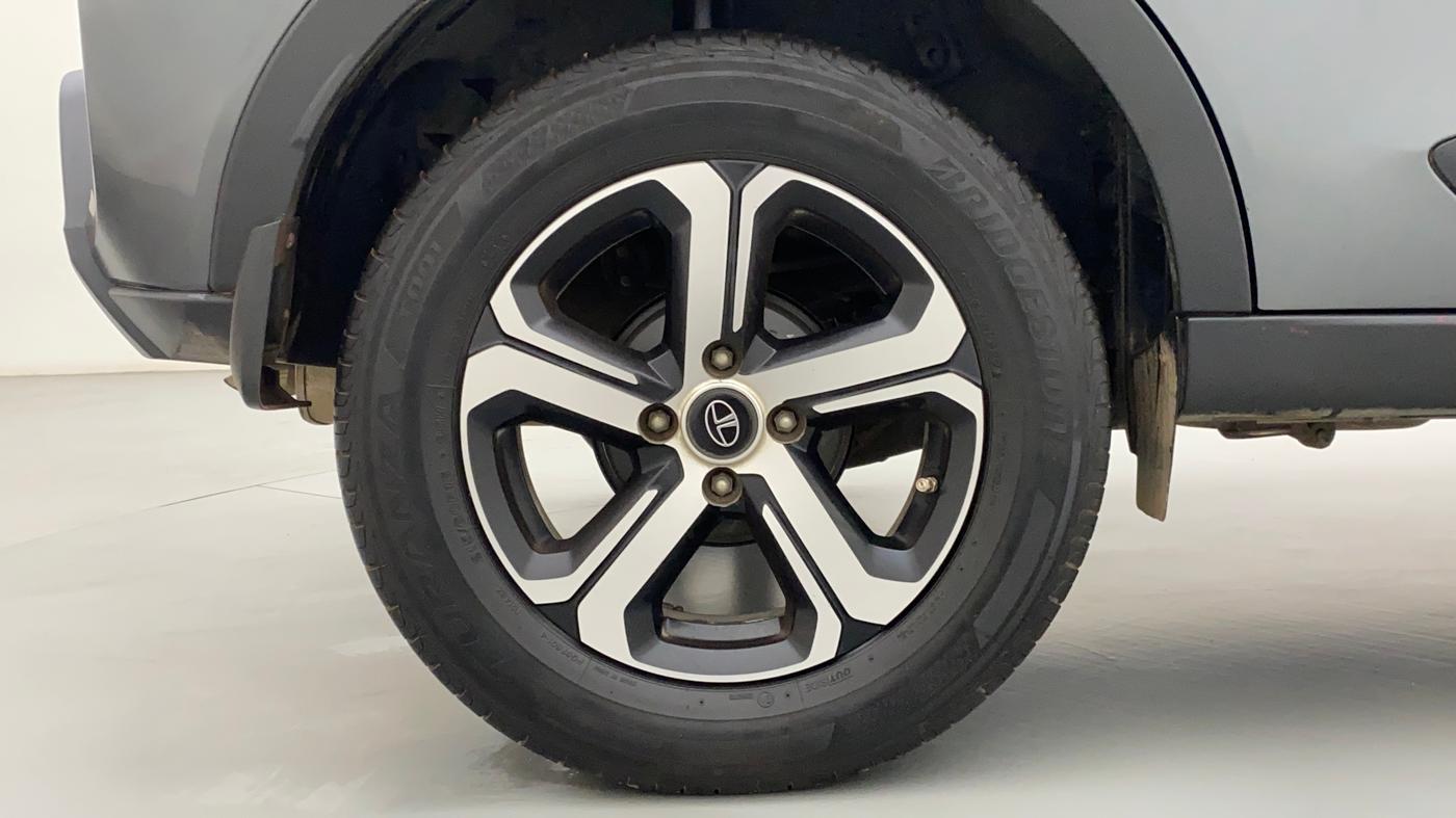 2022 Tata NEXON XZA PLUS PETROL, Petrol, Automatic, 31,940 km, Right Rear Wheel