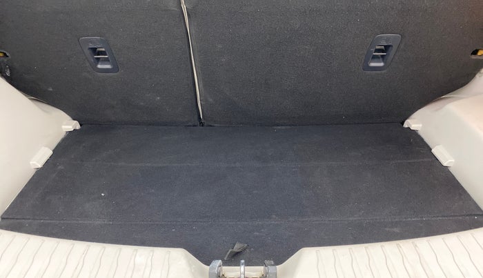2019 Mahindra XUV300 W8 (O) DIESEL  AT, Diesel, Automatic, 54,795 km, Boot Inside
