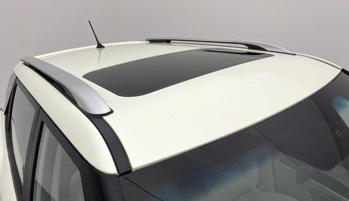 2019 Mahindra XUV300 W8 (O) DIESEL  AT, Diesel, Automatic, 54,795 km, Roof