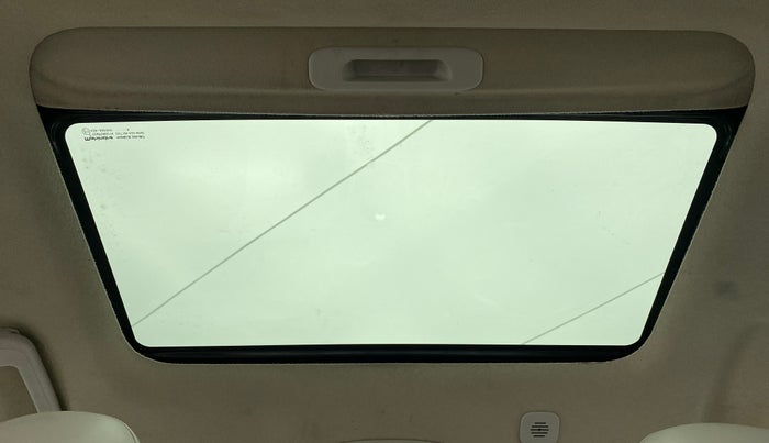 2019 Mahindra XUV300 W8 (O) DIESEL  AT, Diesel, Automatic, 54,795 km, Moonroof/ Sunroof