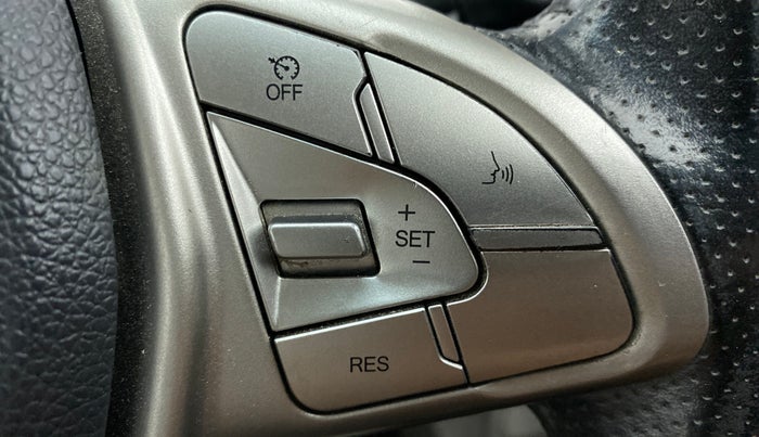 2019 Mahindra XUV300 W8 (O) DIESEL  AT, Diesel, Automatic, 54,795 km, Adaptive Cruise Control