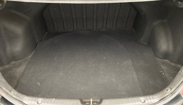 2017 Hyundai Verna 1.6 VTVT SX AT, Petrol, Automatic, 57,506 km, Boot Inside