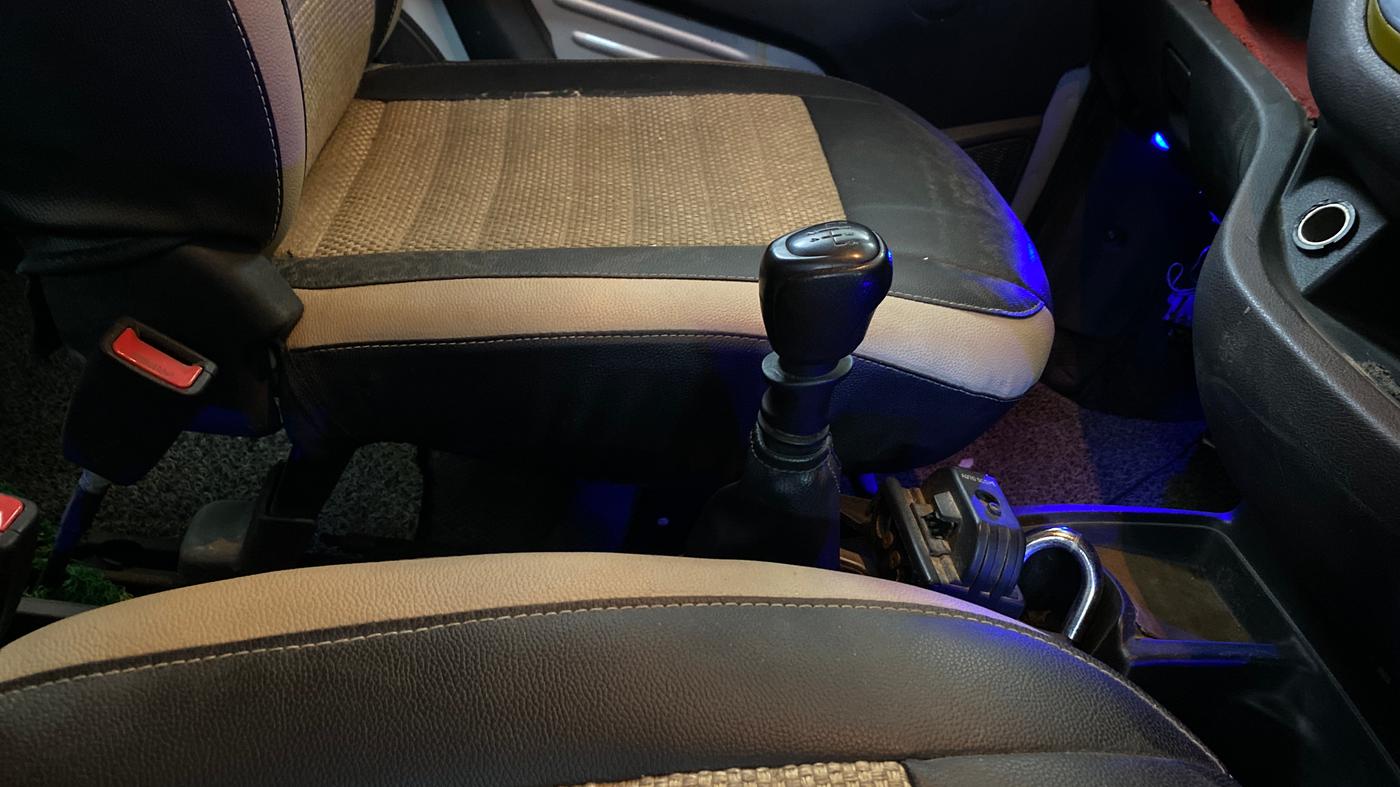 2018 Datsun Redi Go GOLD LIMITED EDITION, CNG, Manual, 60,214 km, Gear Lever