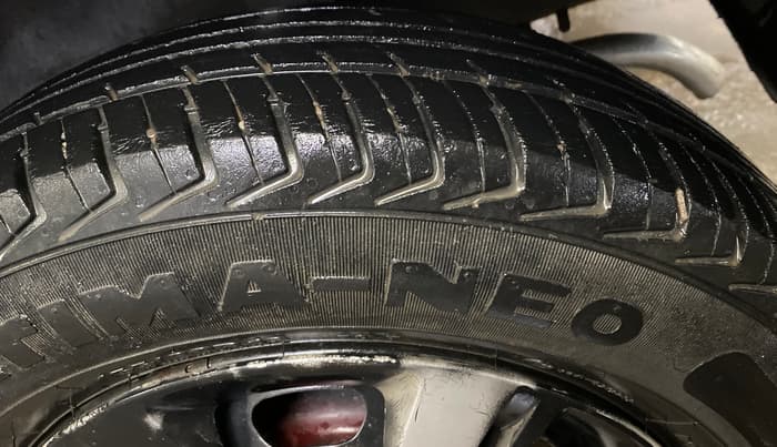 2018 Datsun Redi Go GOLD LIMITED EDITION, CNG, Manual, 60,114 km, Left Rear Tyre Tread