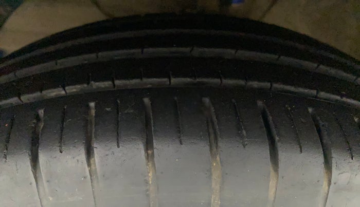 2019 Maruti Swift ZXI PLUS AMT, Petrol, Automatic, 34,192 km, Left Front Tyre Tread