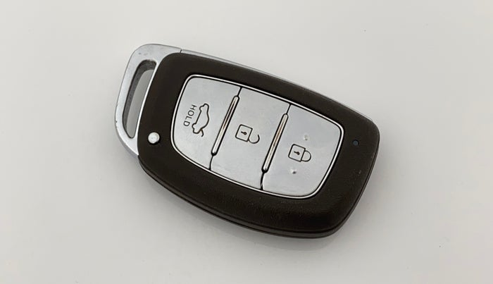 2024 Hyundai AURA SX 1.2 (O), Petrol, Manual, 9,239 km, Key Close Up