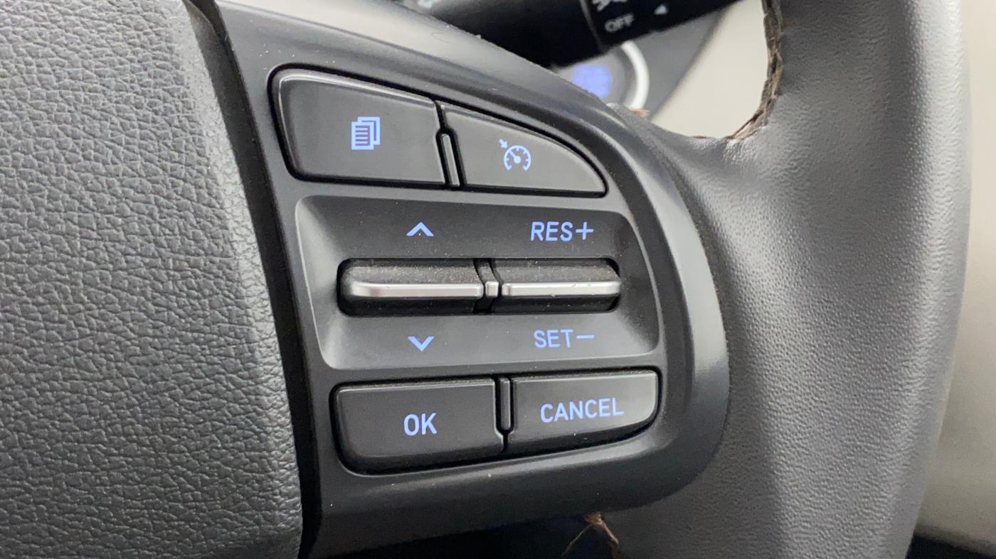 2024 Hyundai AURA SX 1.2 (O), Petrol, Manual, 9,239 km, Adaptive Cruise Control