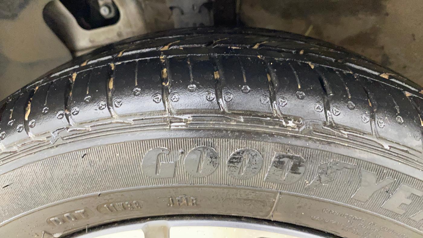 2024 Hyundai AURA SX 1.2 (O), Petrol, Manual, 9,239 km, Left Front Tyre Tread