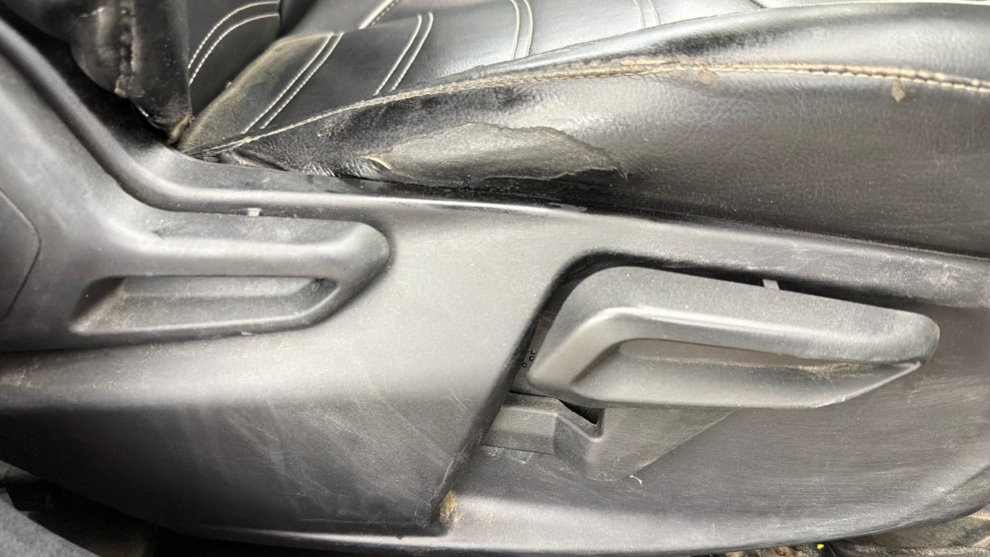 2022 Tata TIGOR XZ PLUS CNG, CNG, Manual, 49,342 km, Driver Side Adjustment Panel
