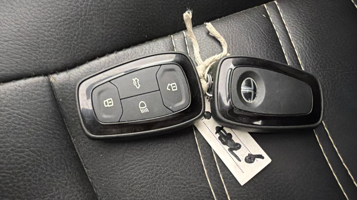 2022 Tata TIGOR XZ PLUS CNG, CNG, Manual, 49,342 km, Key Close Up