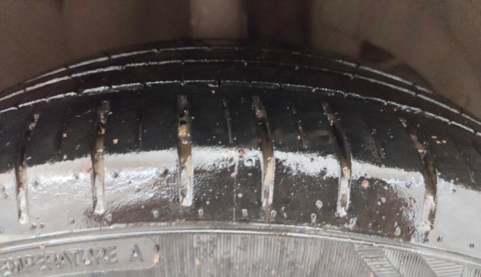 2017 Maruti Baleno ZETA CVT PETROL 1.2, Petrol, Automatic, 29,055 km, Right Front Tyre Tread