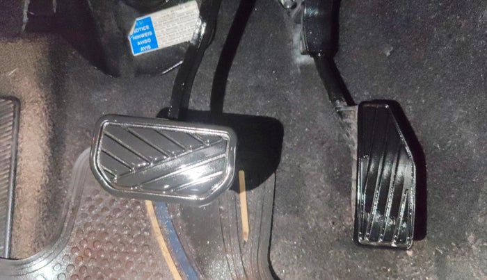 2017 Maruti Baleno ZETA CVT PETROL 1.2, Petrol, Automatic, 29,055 km, Pedals