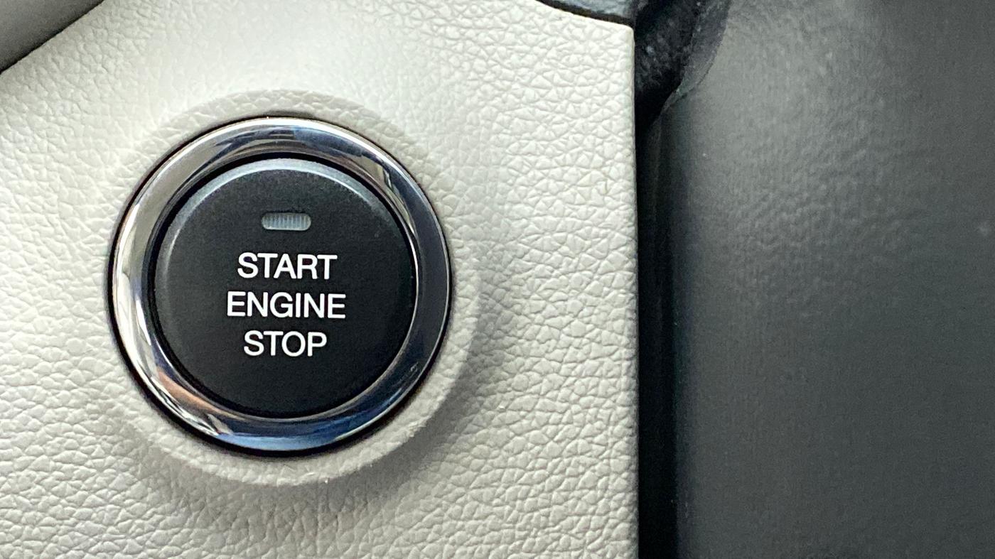 2019 Mahindra XUV300 W8 (O) 1.2 PETROL, Petrol, Manual, 53,609 km, Keyless Start/ Stop Button