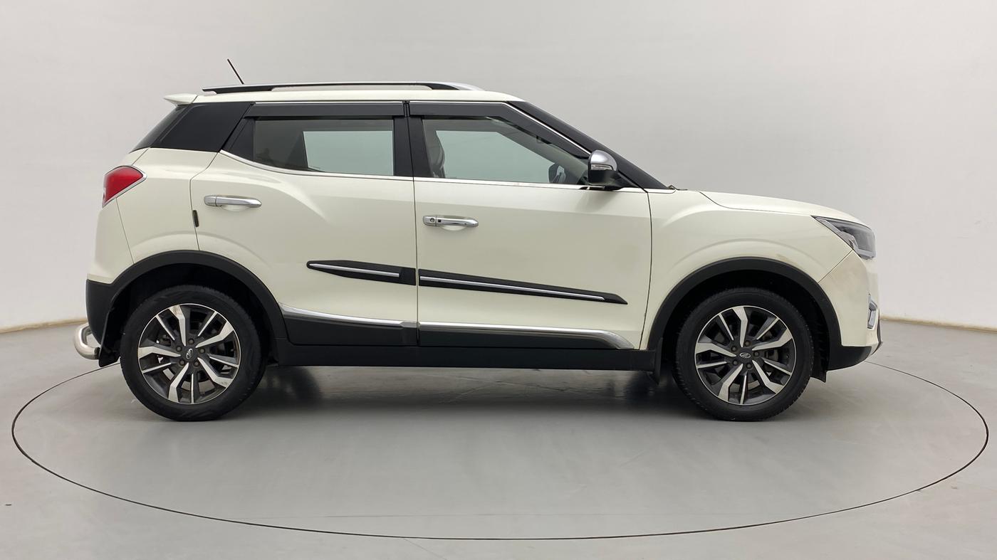 2019 Mahindra XUV300 W8 (O) 1.2 PETROL, Petrol, Manual, 53,609 km, Right Side View