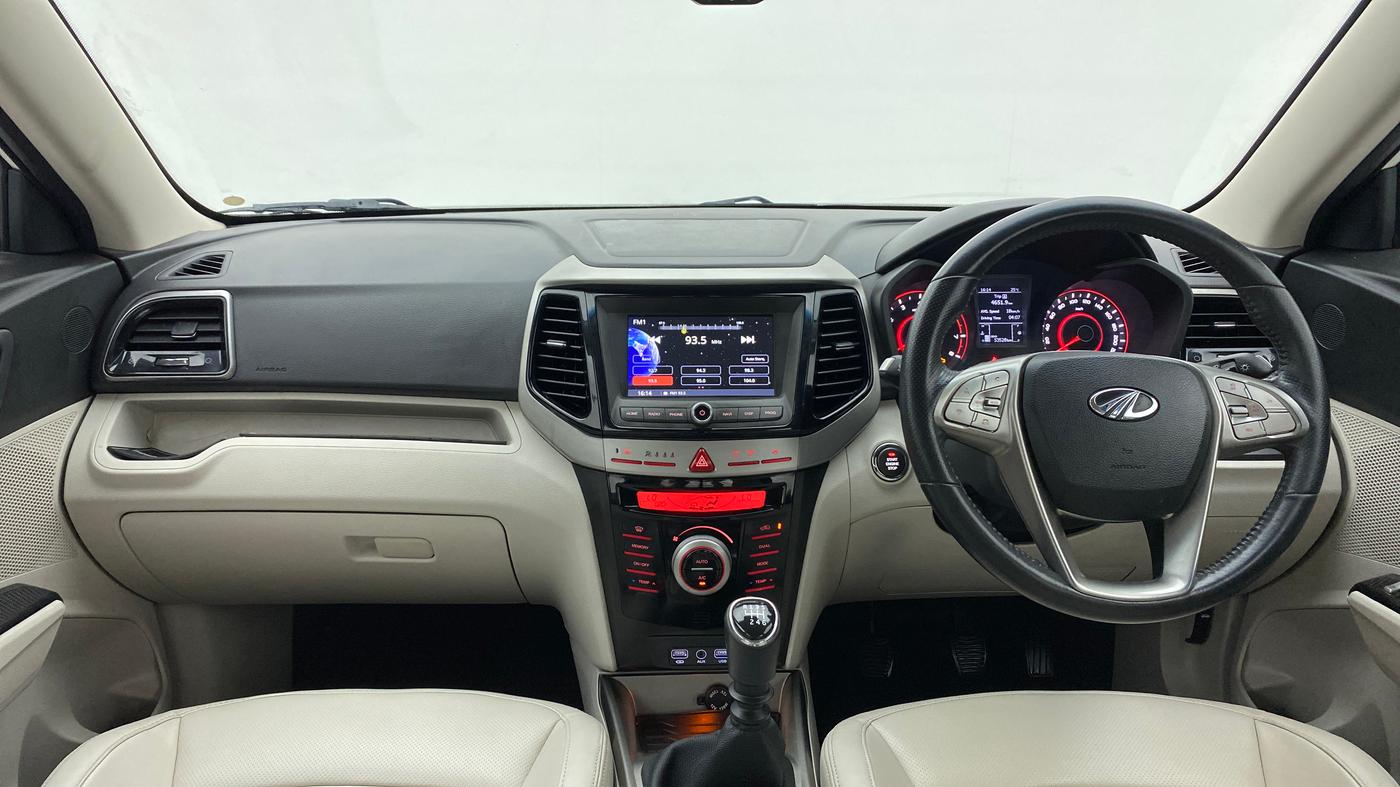 2019 Mahindra XUV300 W8 (O) 1.2 PETROL, Petrol, Manual, 53,609 km, Dashboard