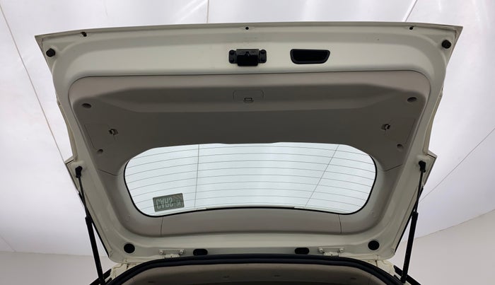 2019 Mahindra XUV300 W8 (O) 1.2 PETROL, Petrol, Manual, 53,609 km, Boot Door Open