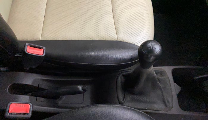 2016 Hyundai Eon ERA +, Petrol, Manual, 61,839 km, Gear Lever