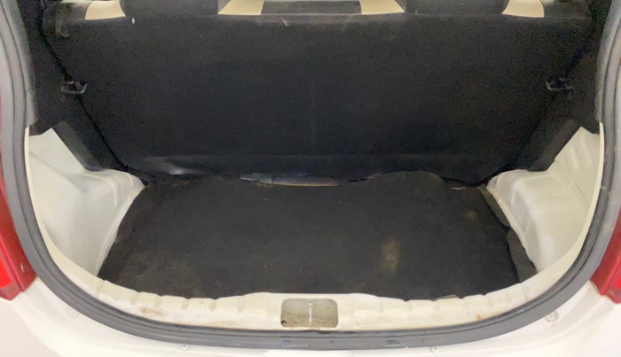 2016 Hyundai Eon ERA +, Petrol, Manual, 61,839 km, Boot Inside