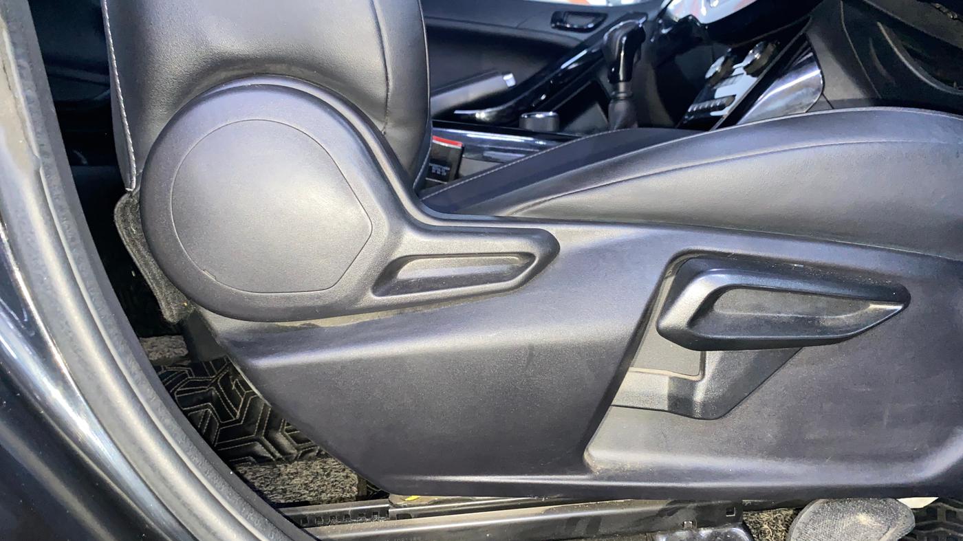 2023 Tata NEXON XZ PLUS PETROL SUNROOF DARK EDITION, Petrol, Manual, 93,667 km, Driver Side Adjustment Panel