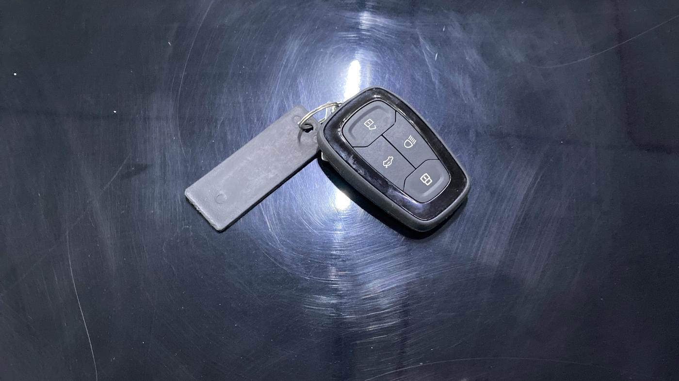 2023 Tata NEXON XZ PLUS PETROL SUNROOF DARK EDITION, Petrol, Manual, 93,667 km, Key Close Up