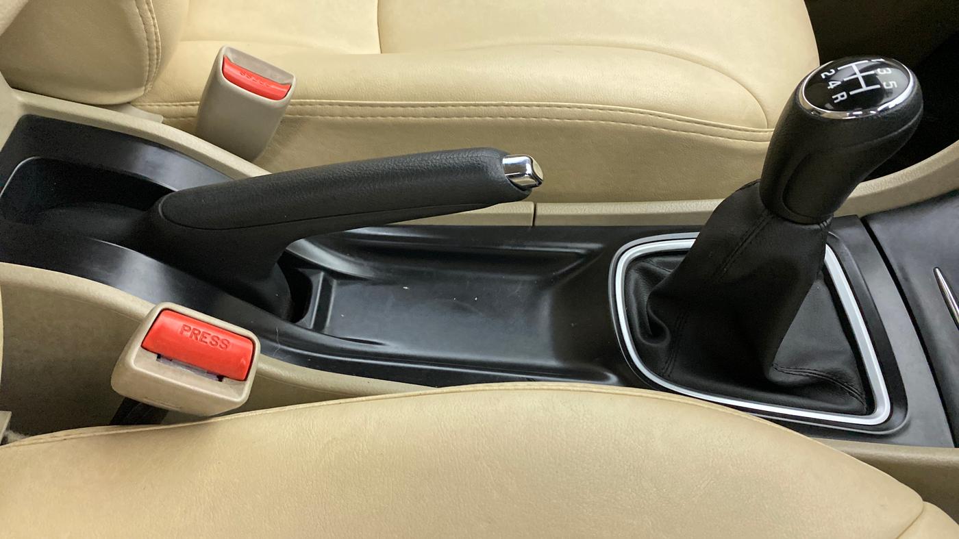 2022 Maruti Ciaz DELTA 1.5 SHVS MT PETROL, Petrol, Manual, 16,149 km, Gear Lever