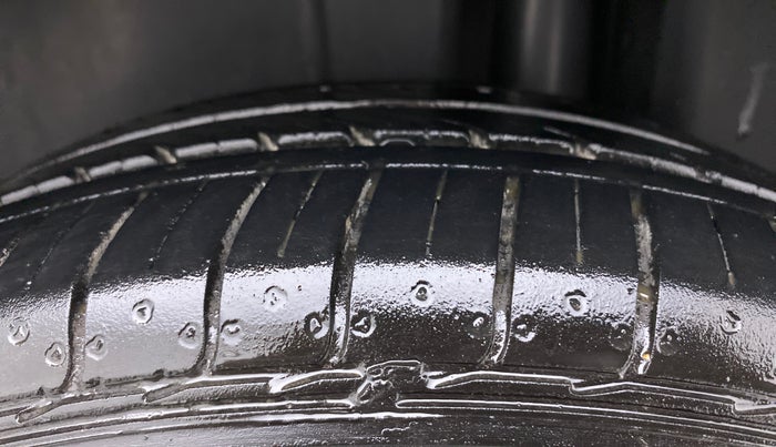 2022 Maruti Ciaz DELTA 1.5 SHVS MT PETROL, Petrol, Manual, 16,149 km, Left Rear Tyre Tread