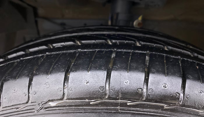 2022 Maruti Ciaz DELTA 1.5 SHVS MT PETROL, Petrol, Manual, 16,149 km, Left Front Tyre Tread