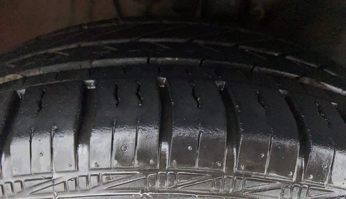 2011 Volkswagen Polo TRENDLINE 1.2L PETROL, Petrol, Manual, 82,833 km, Right Front Tyre Tread